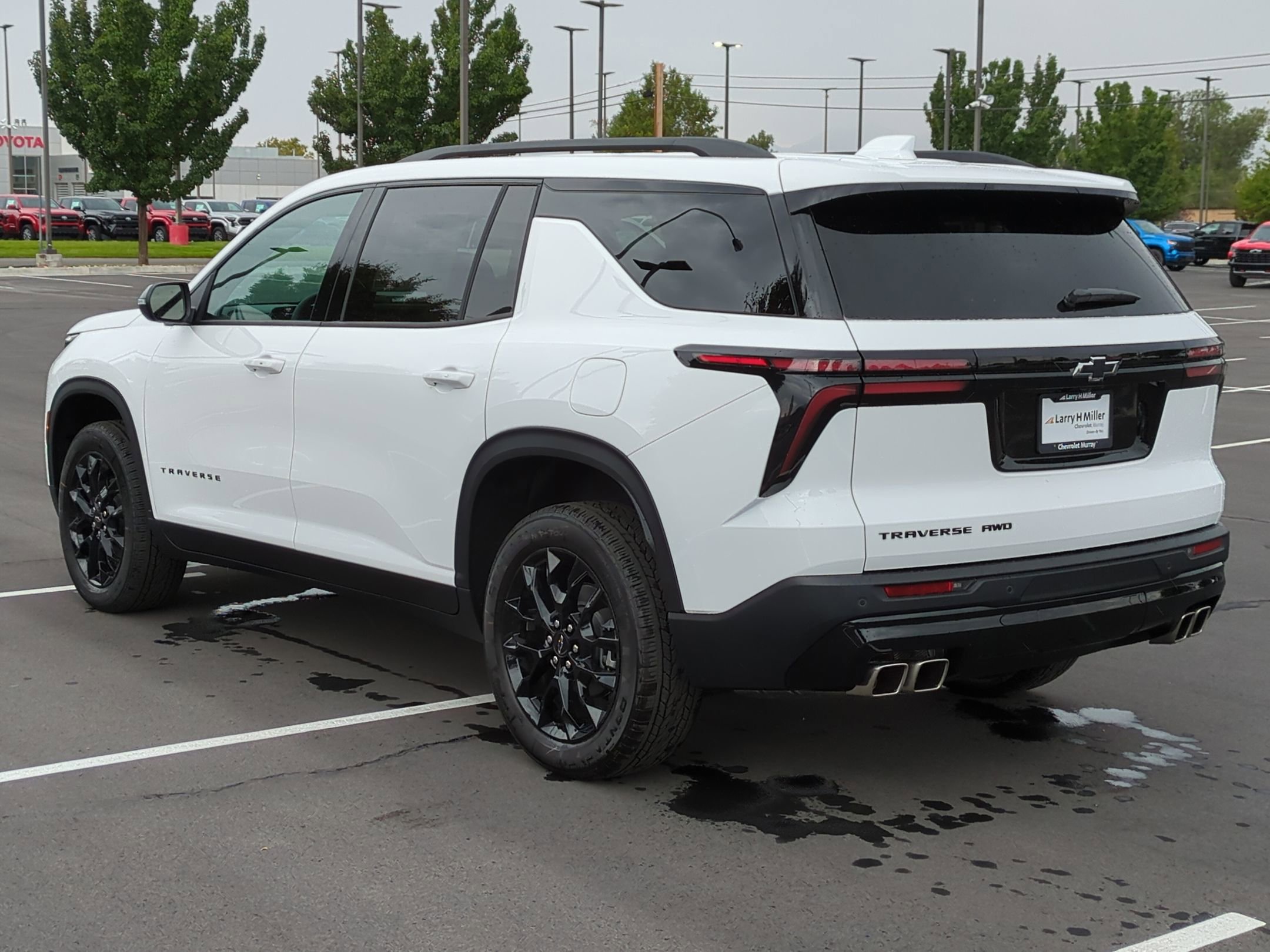 2026 Chevrolet Traverse 2LT photo 4