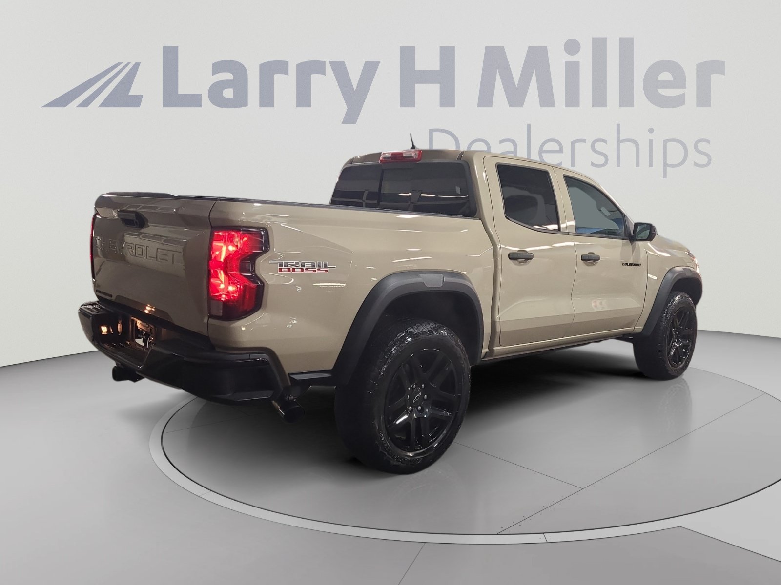 2024 Chevrolet Colorado Trail Boss - Photo 6