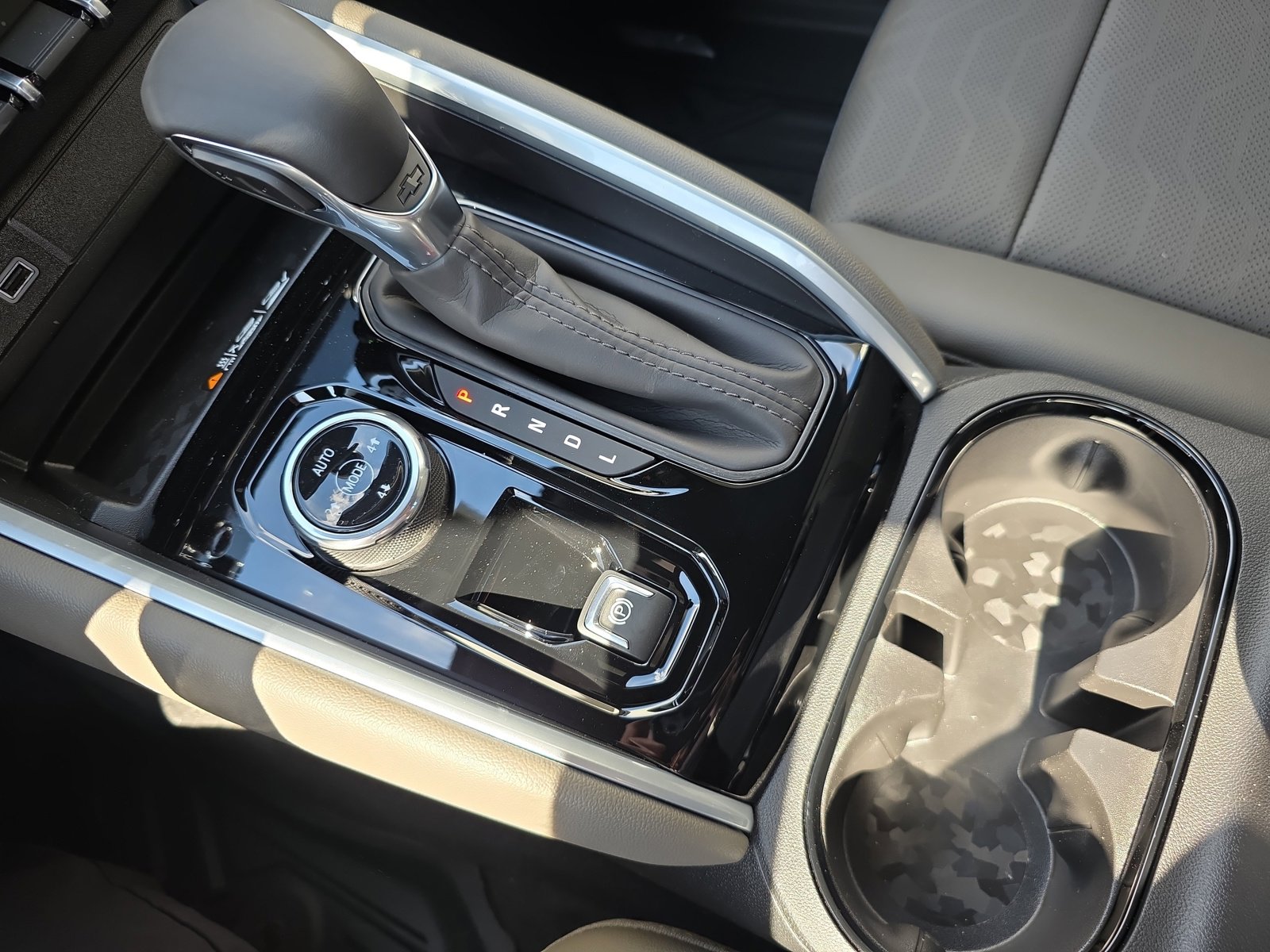 2026 Chevrolet Colorado ZR2 - Photo 33