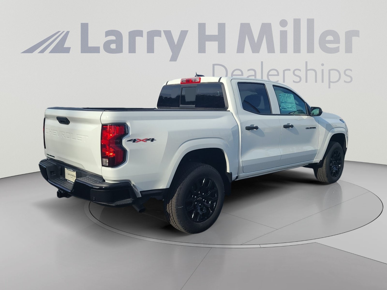 2025 Chevrolet Colorado Work Truck - Photo 6