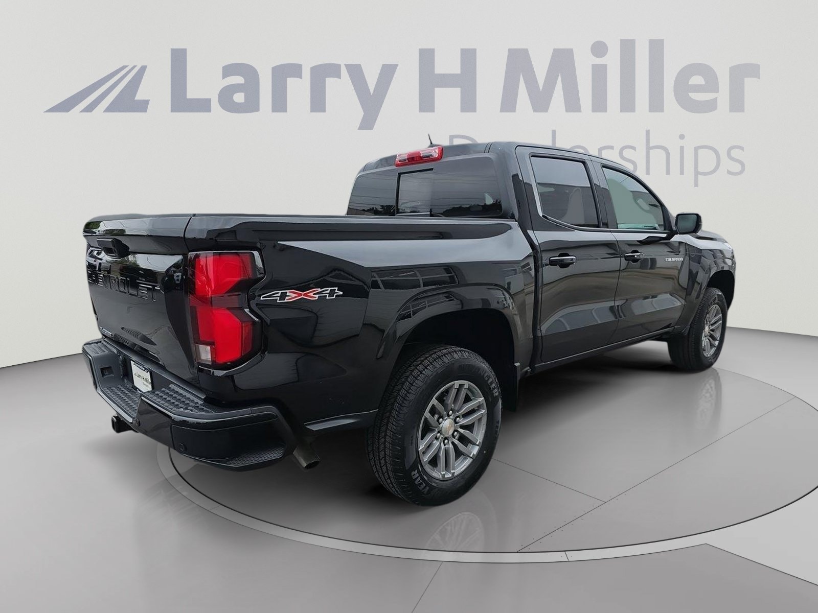 2026 Chevrolet Colorado LT - Photo 14