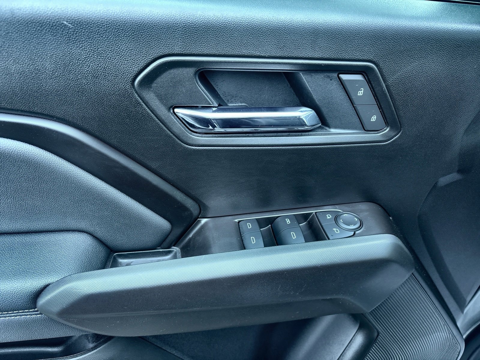 2026 Chevrolet Colorado LT - Photo 18