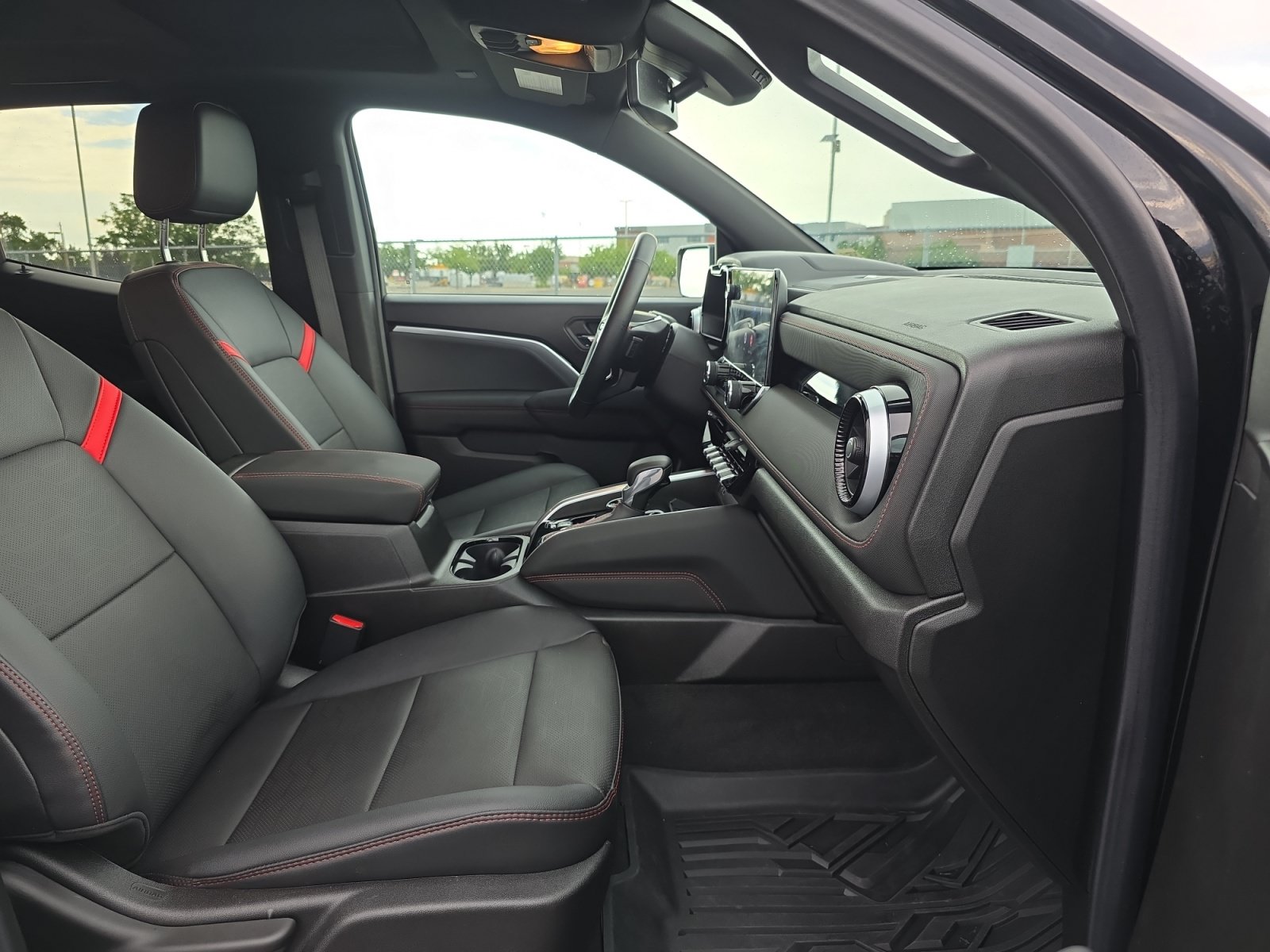 2026 Chevrolet Colorado Z71 - Photo 30