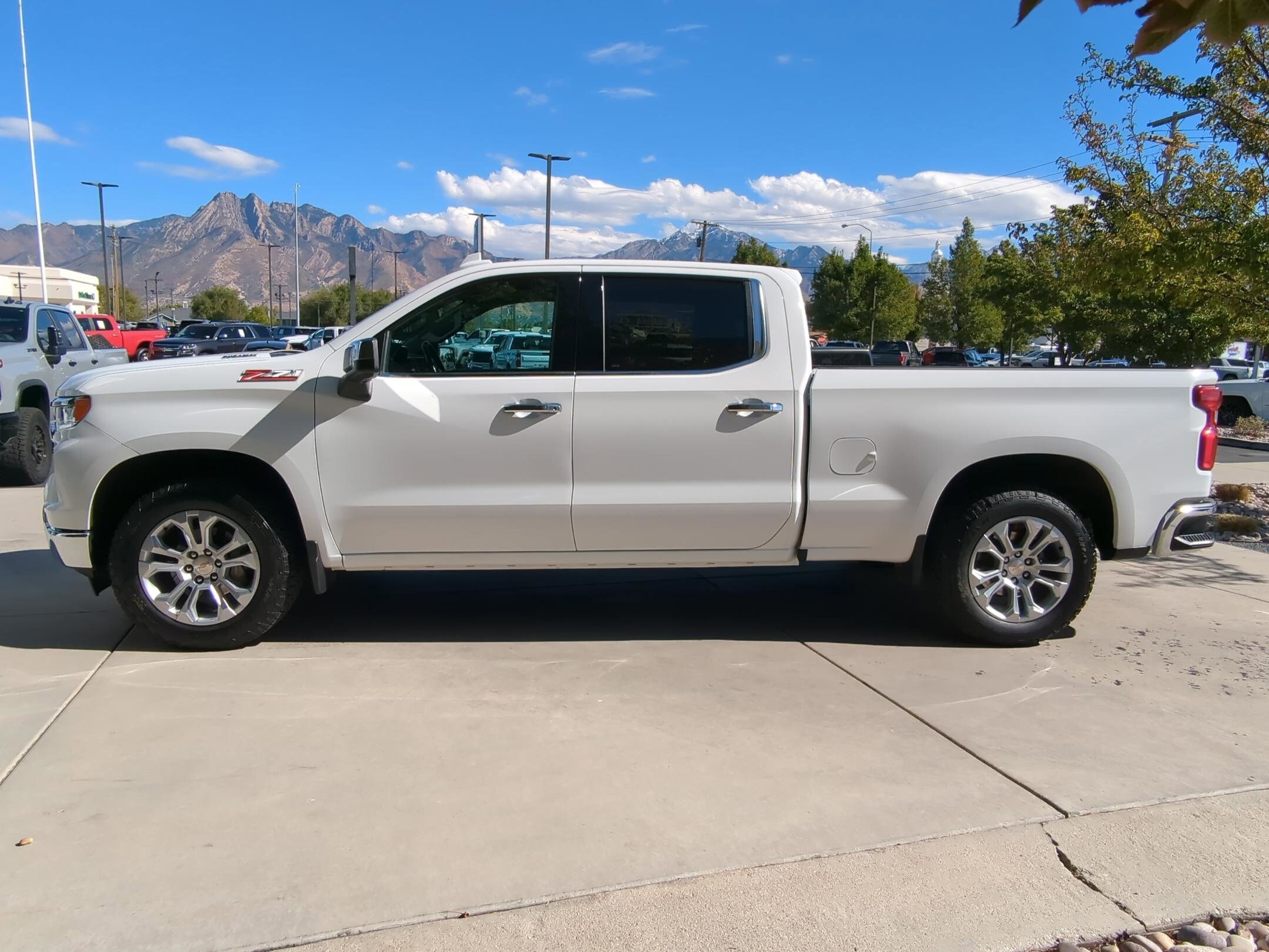 2024 Chevrolet Silverado 1500 LTZ photo 2