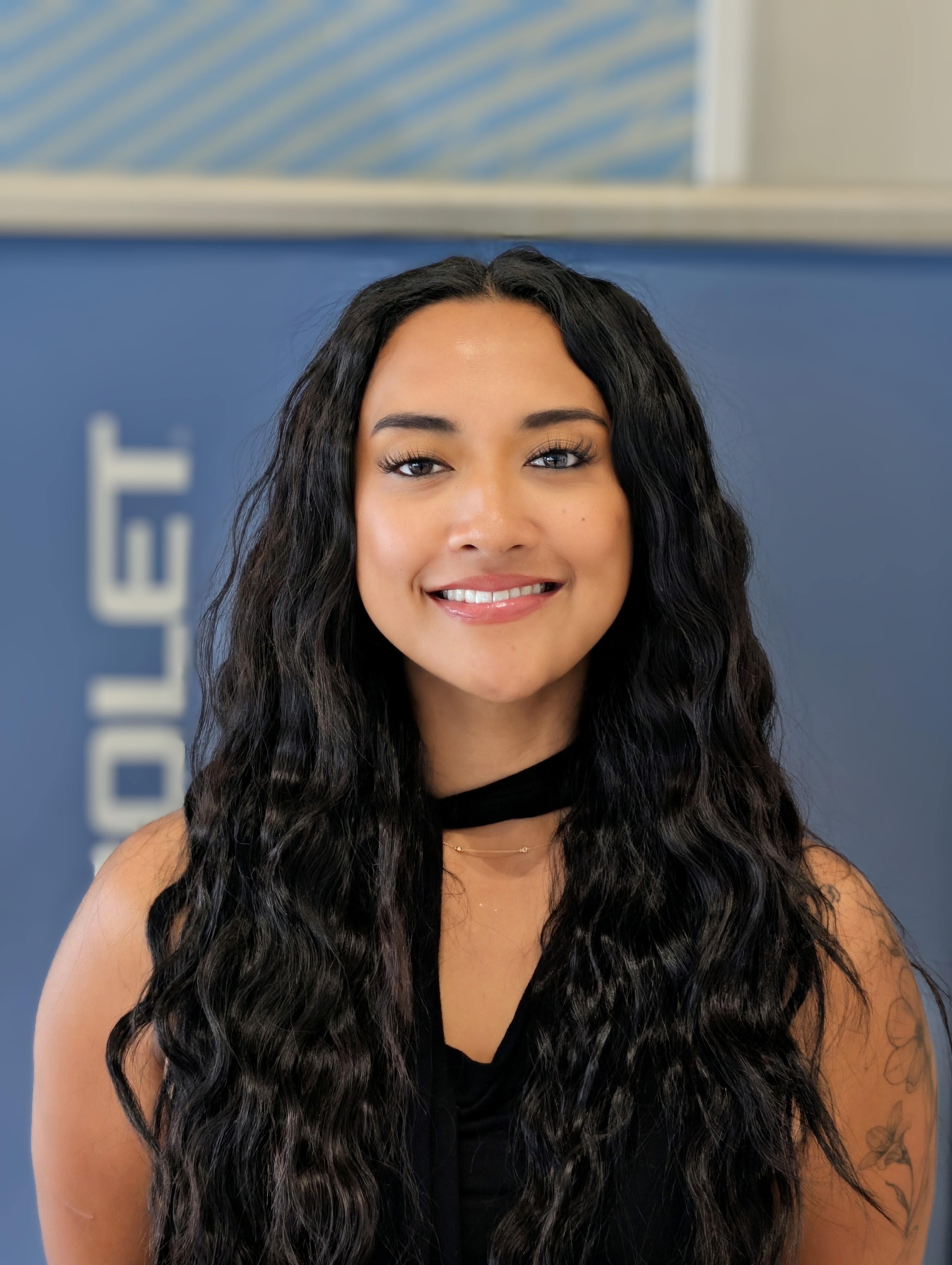 Staff member Ella from ID_a70392064c57