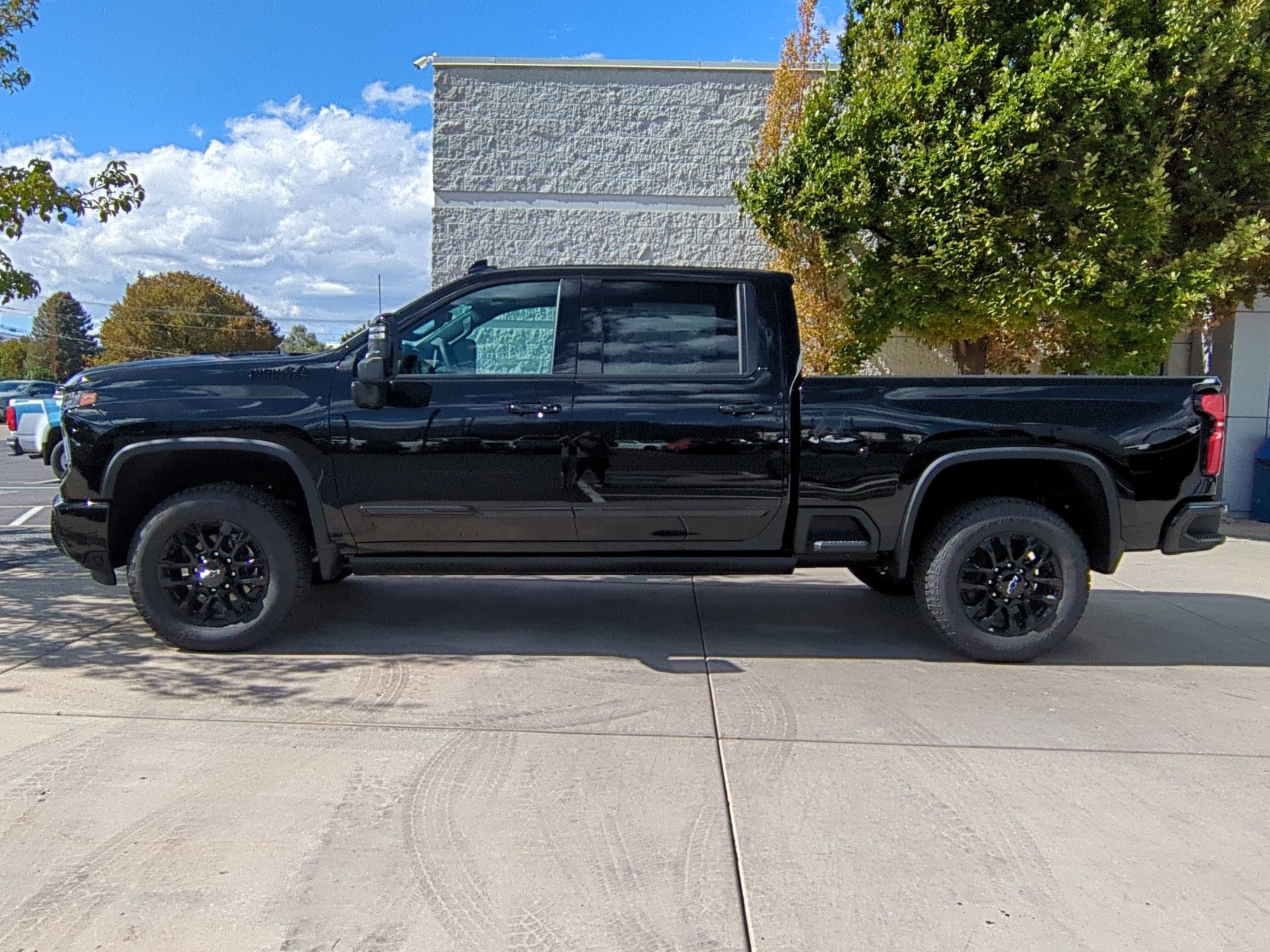 2026 Chevrolet Silverado High Country photo 3