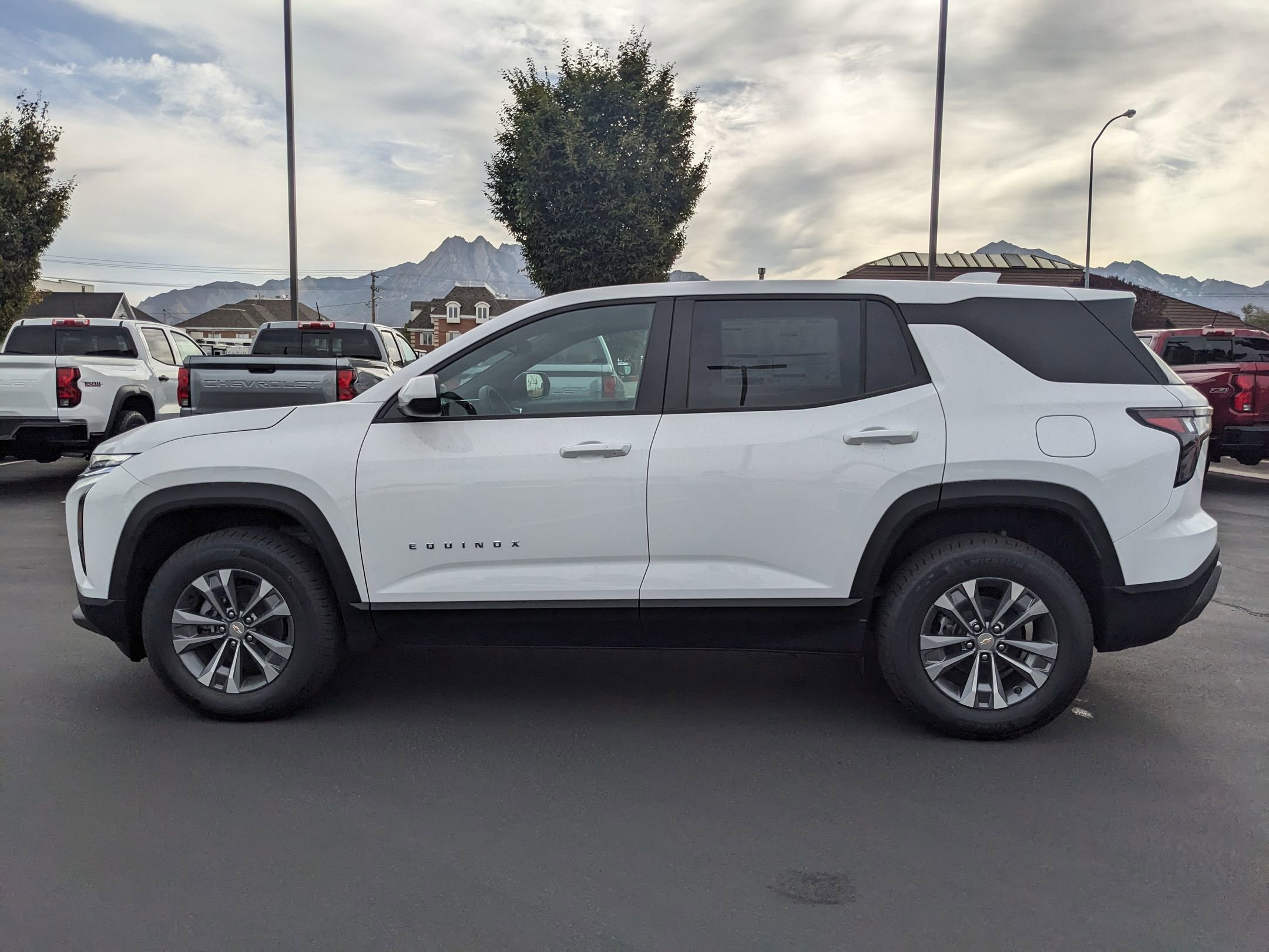 2026 Chevrolet Equinox LT photo 3