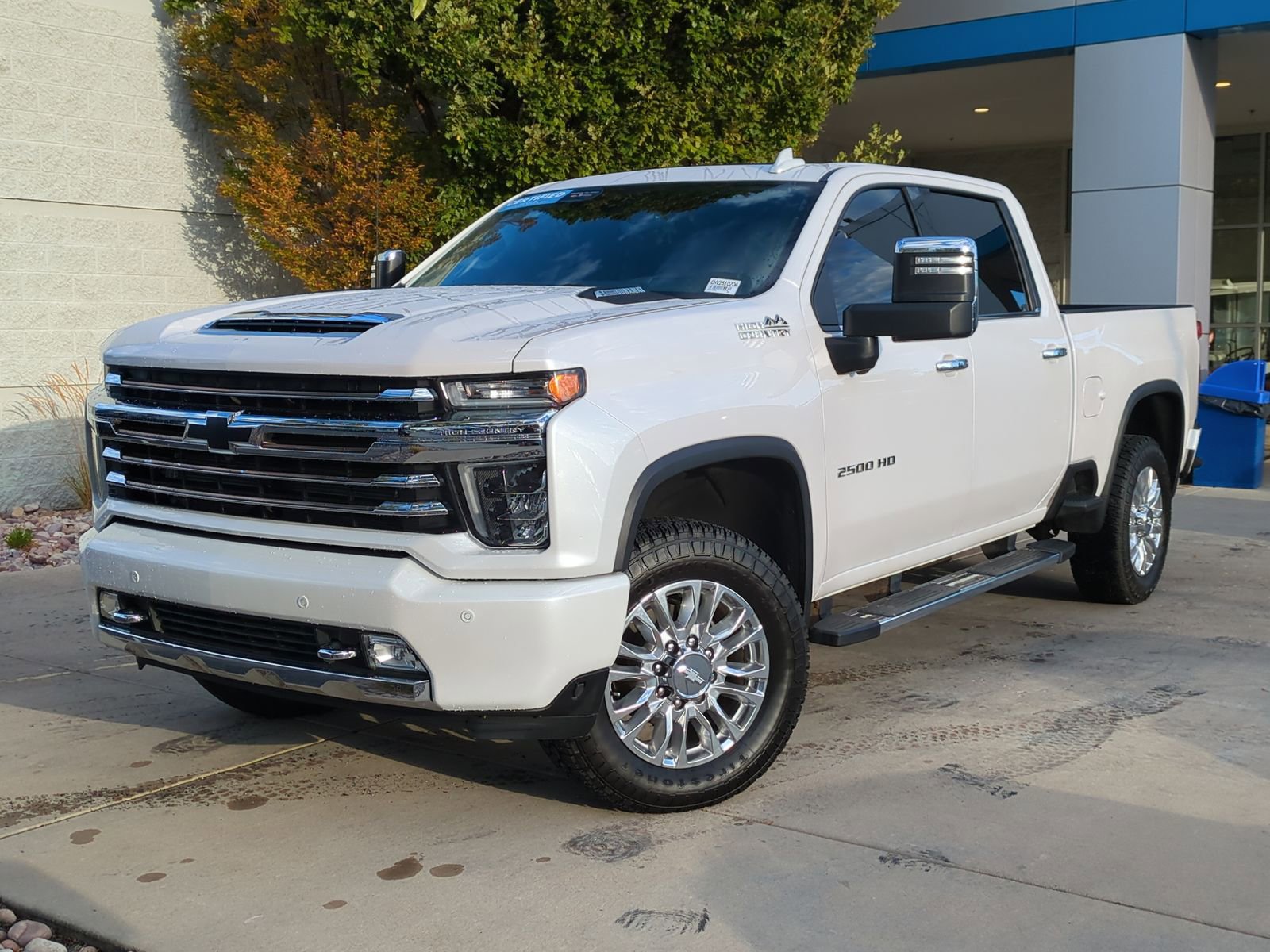 2020 Chevrolet Silverado High Country photo 2
