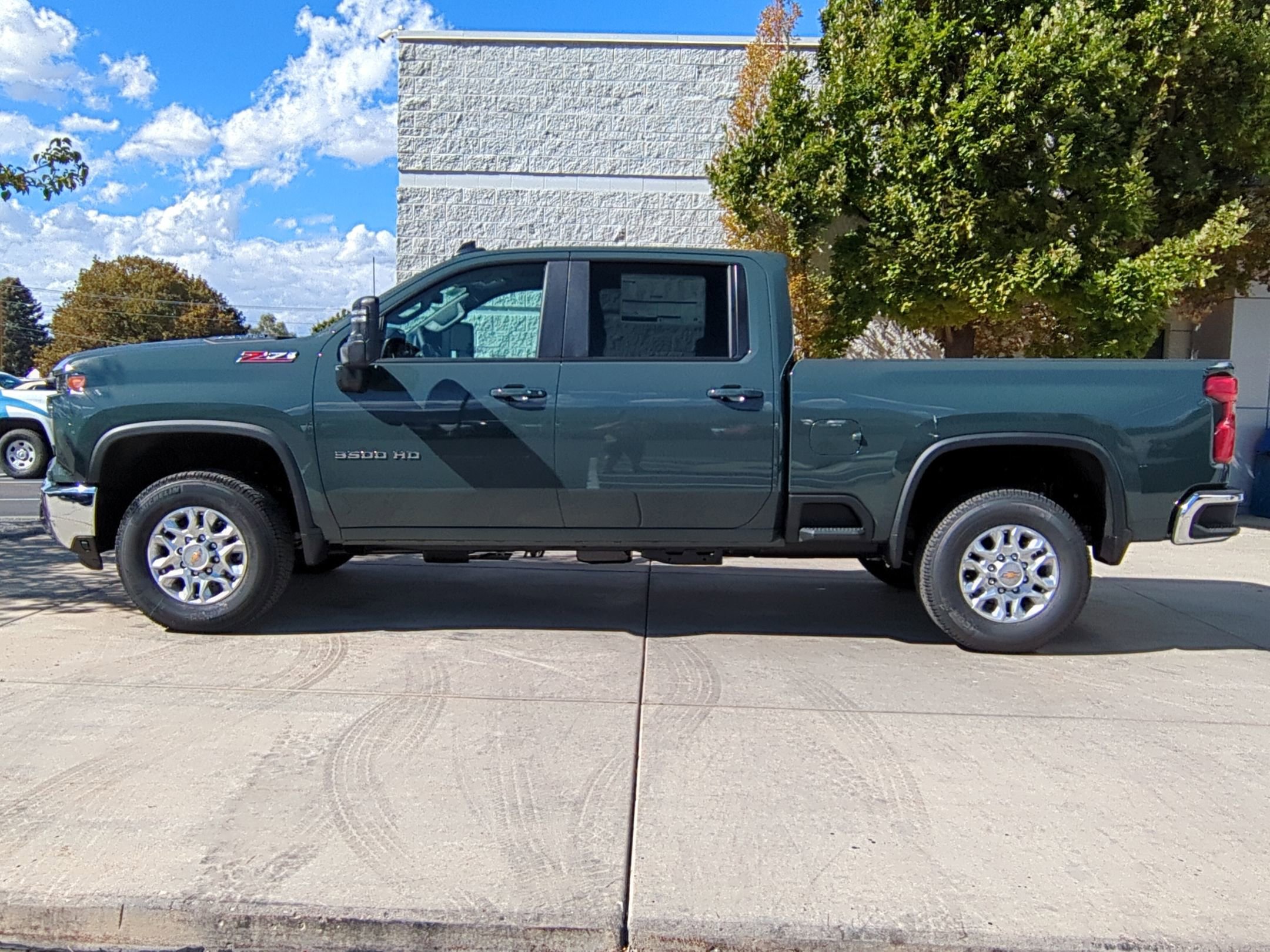 2026 Chevrolet Silverado 3500HD LT photo 3