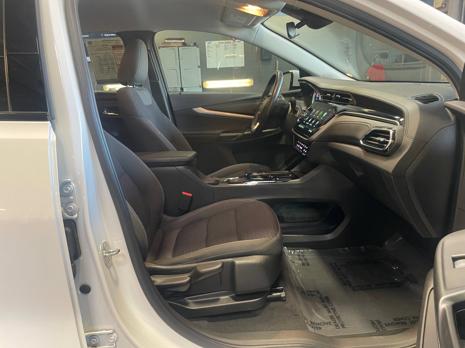 2023 Chevrolet Bolt EUV LT - Photo 16