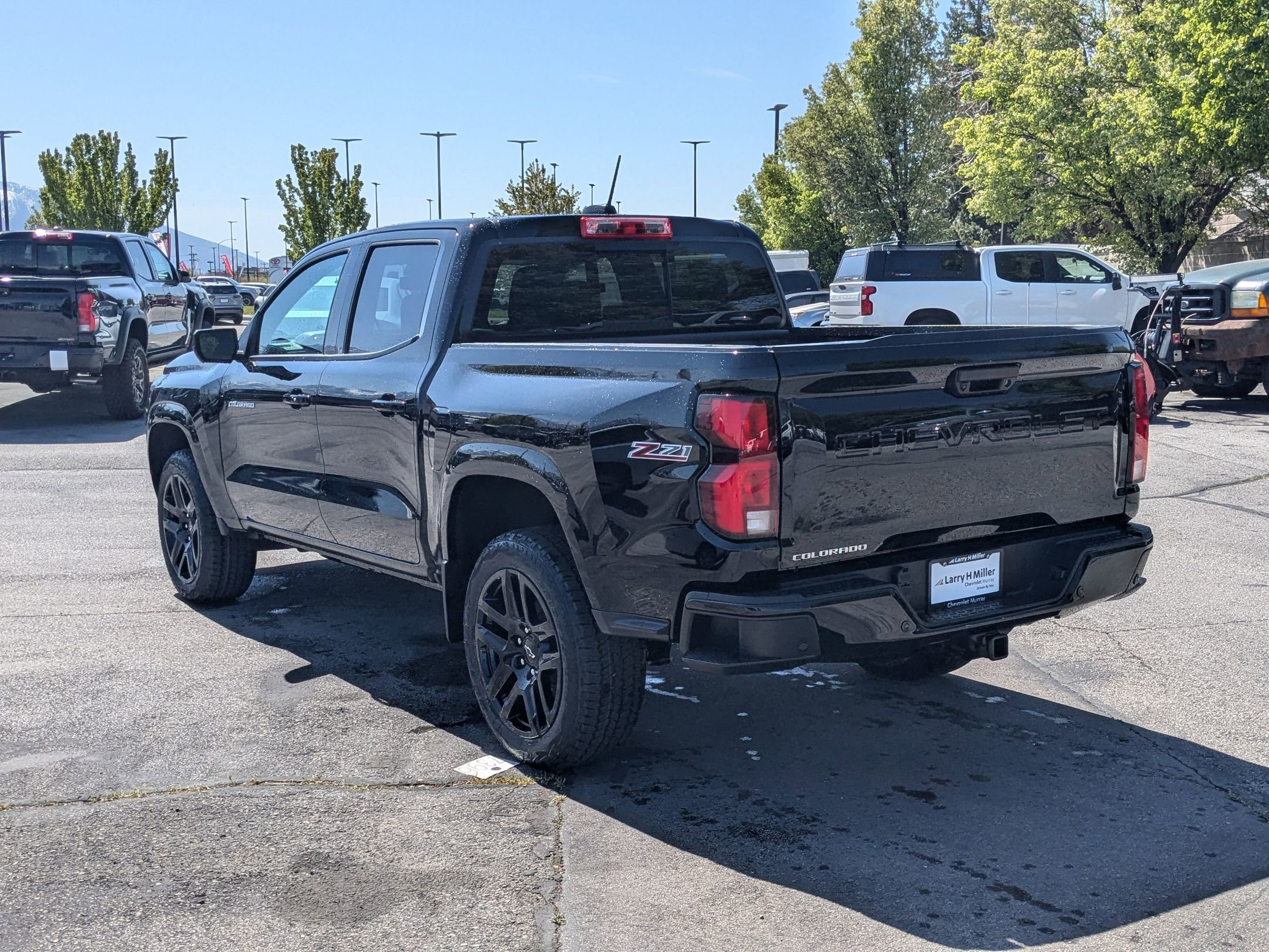 2025 Chevrolet Colorado Z71 photo 3