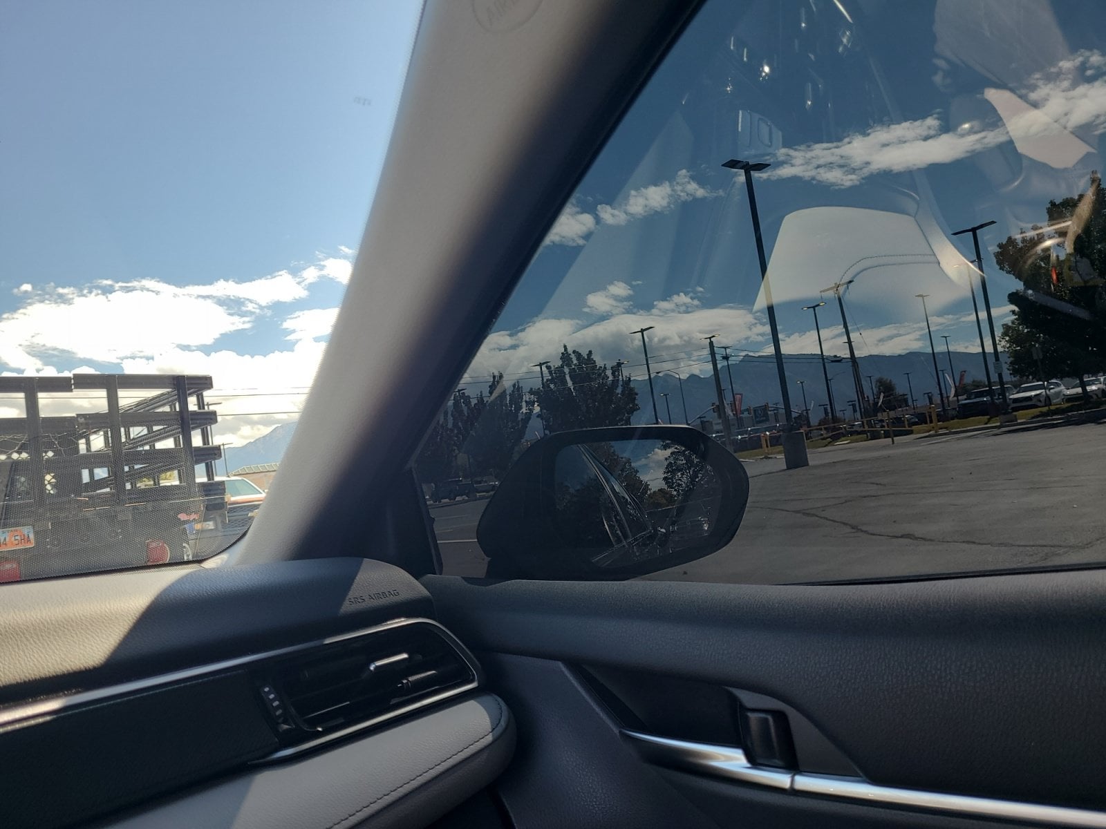 2024 Toyota Camry SE - Photo 32