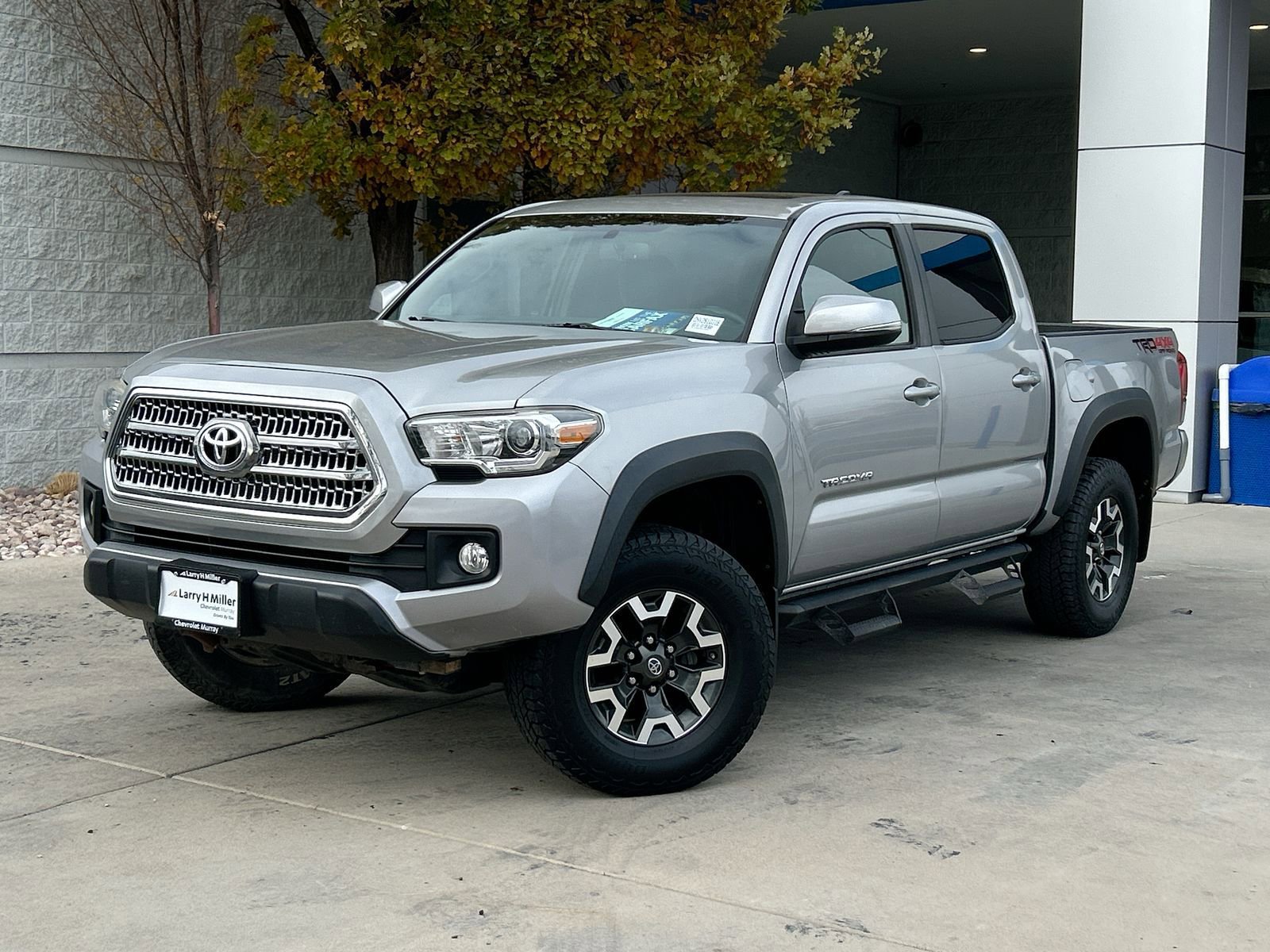 2016 Toyota Tacoma SR photo 2