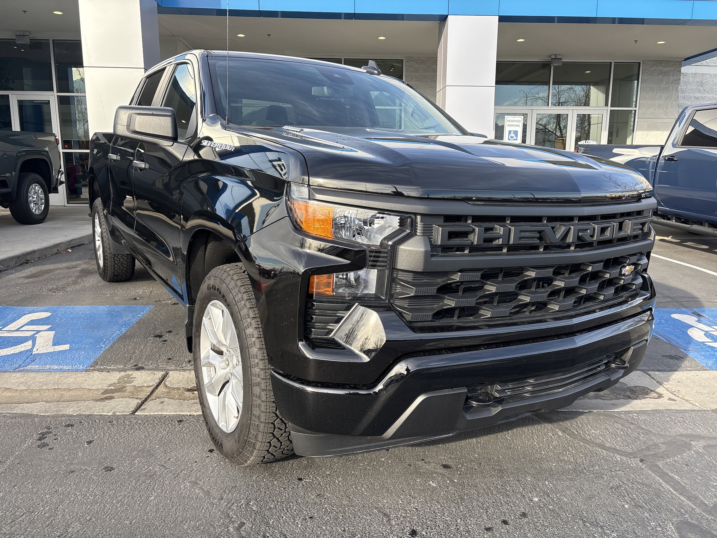 2025 Chevrolet Silverado 1500 Custom - Photo 8