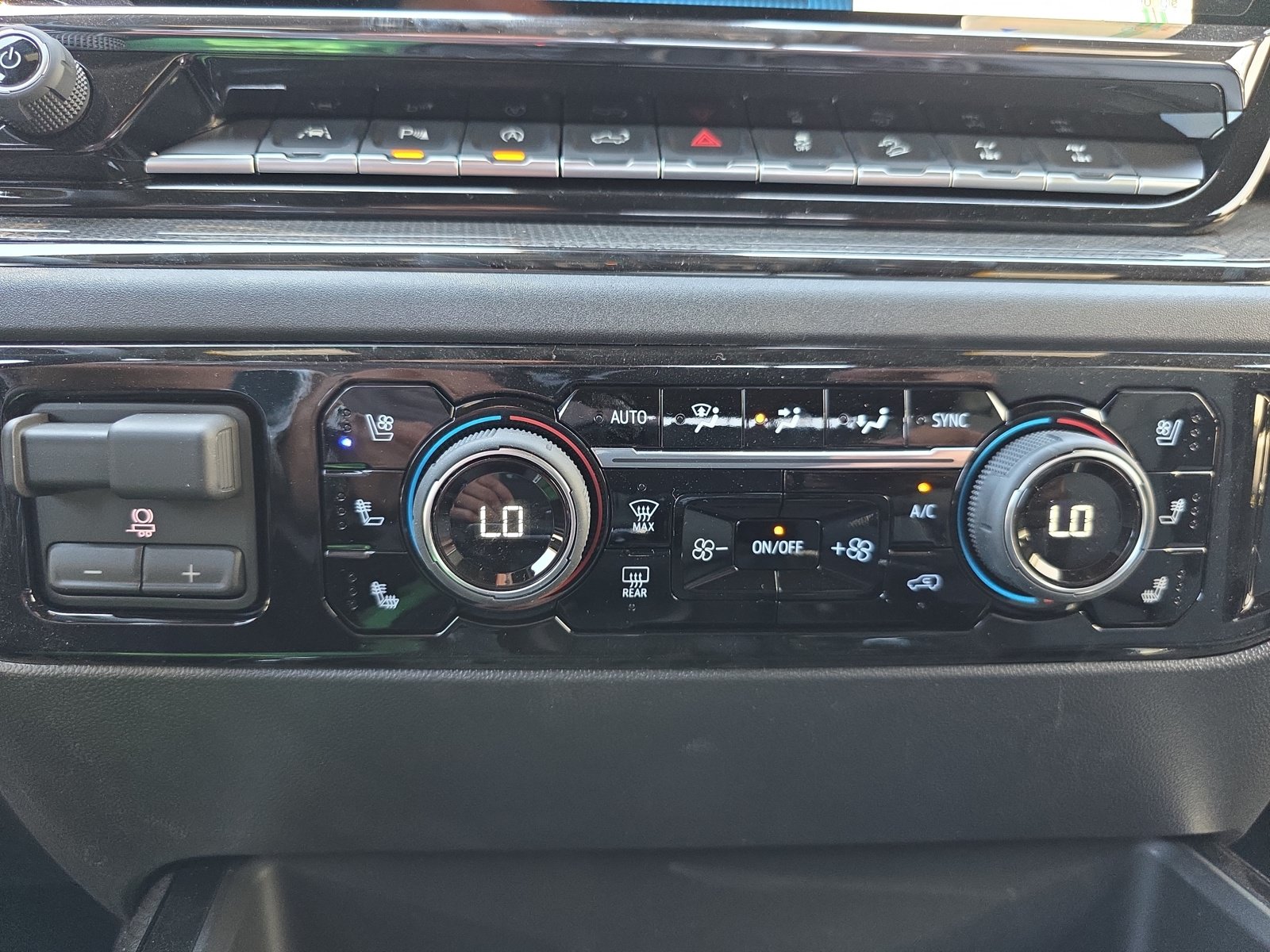 2026 Chevrolet Silverado 1500 ZR2 - Photo 33