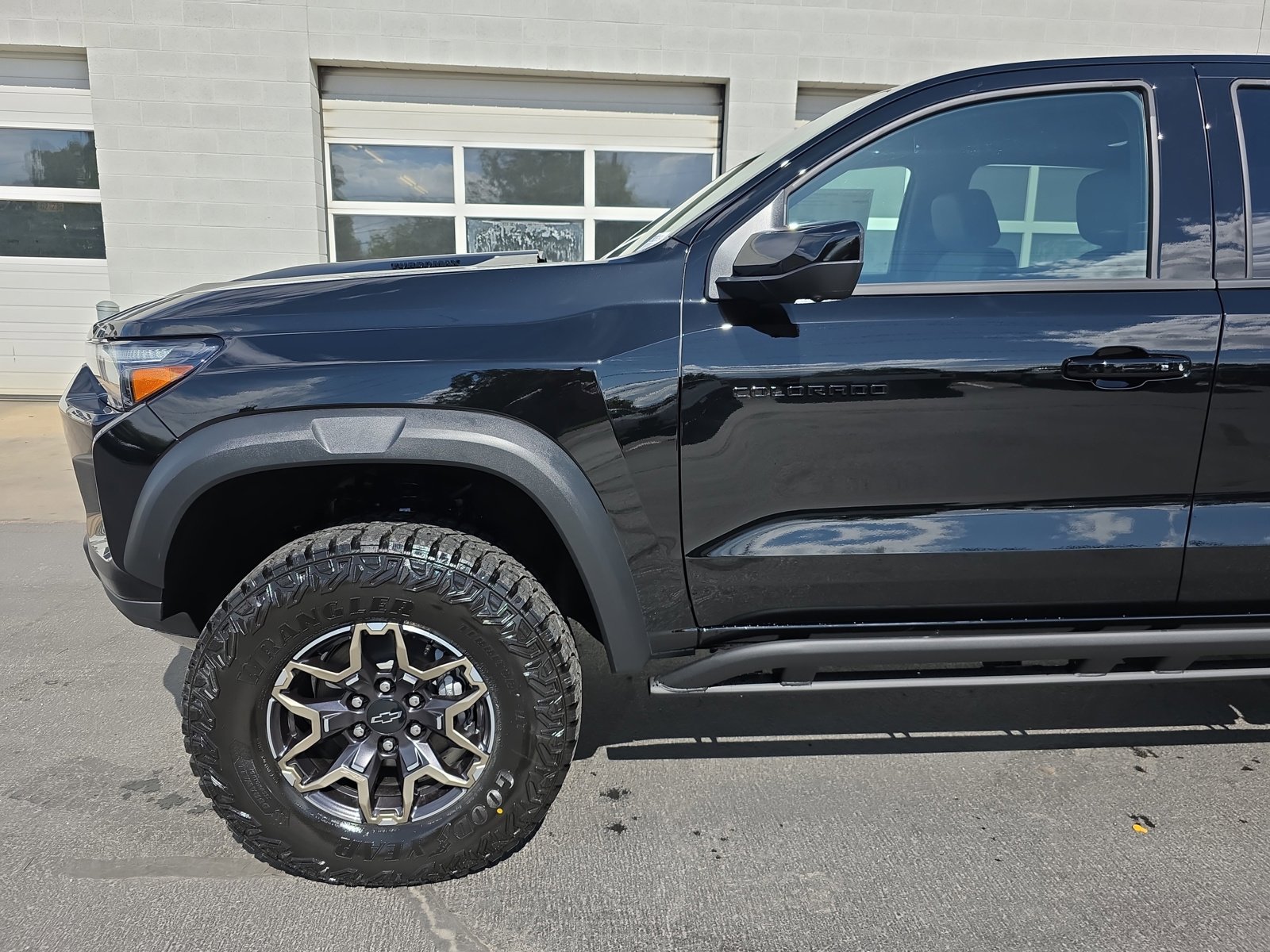2026 Chevrolet Colorado ZR2 - Photo 18