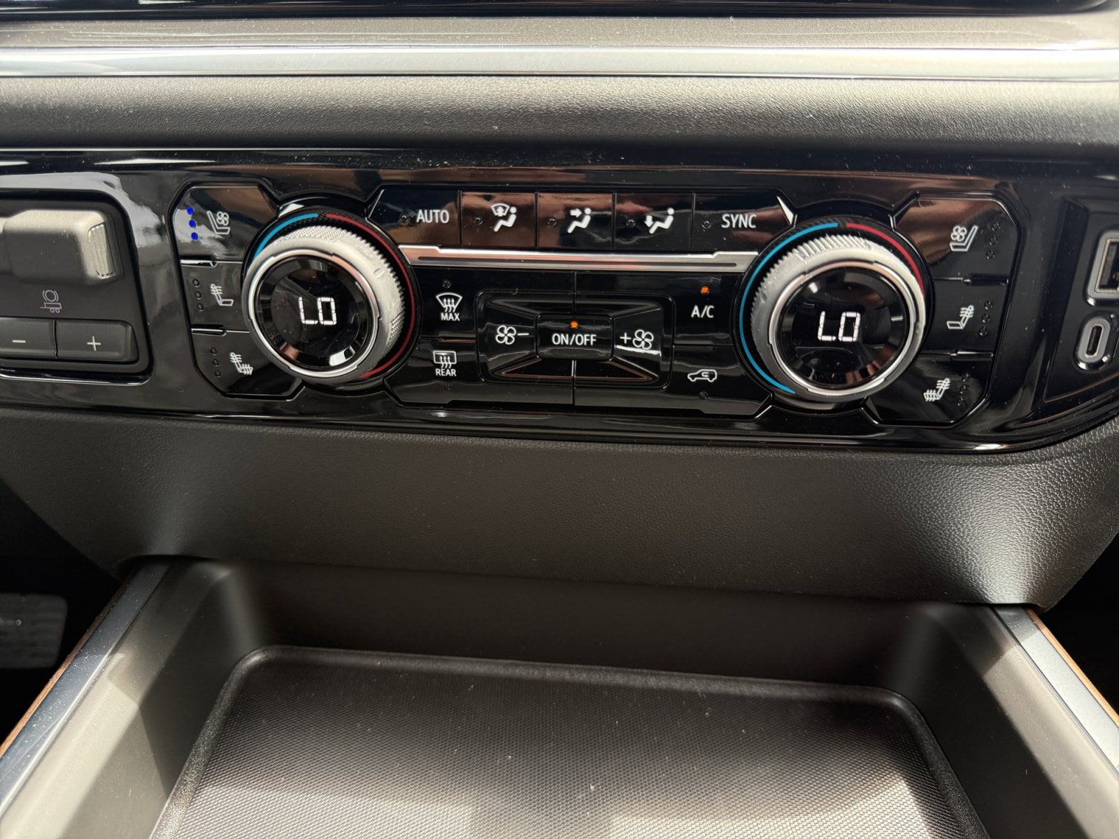 2026 Chevrolet Silverado 3500HD High Country - Photo 24