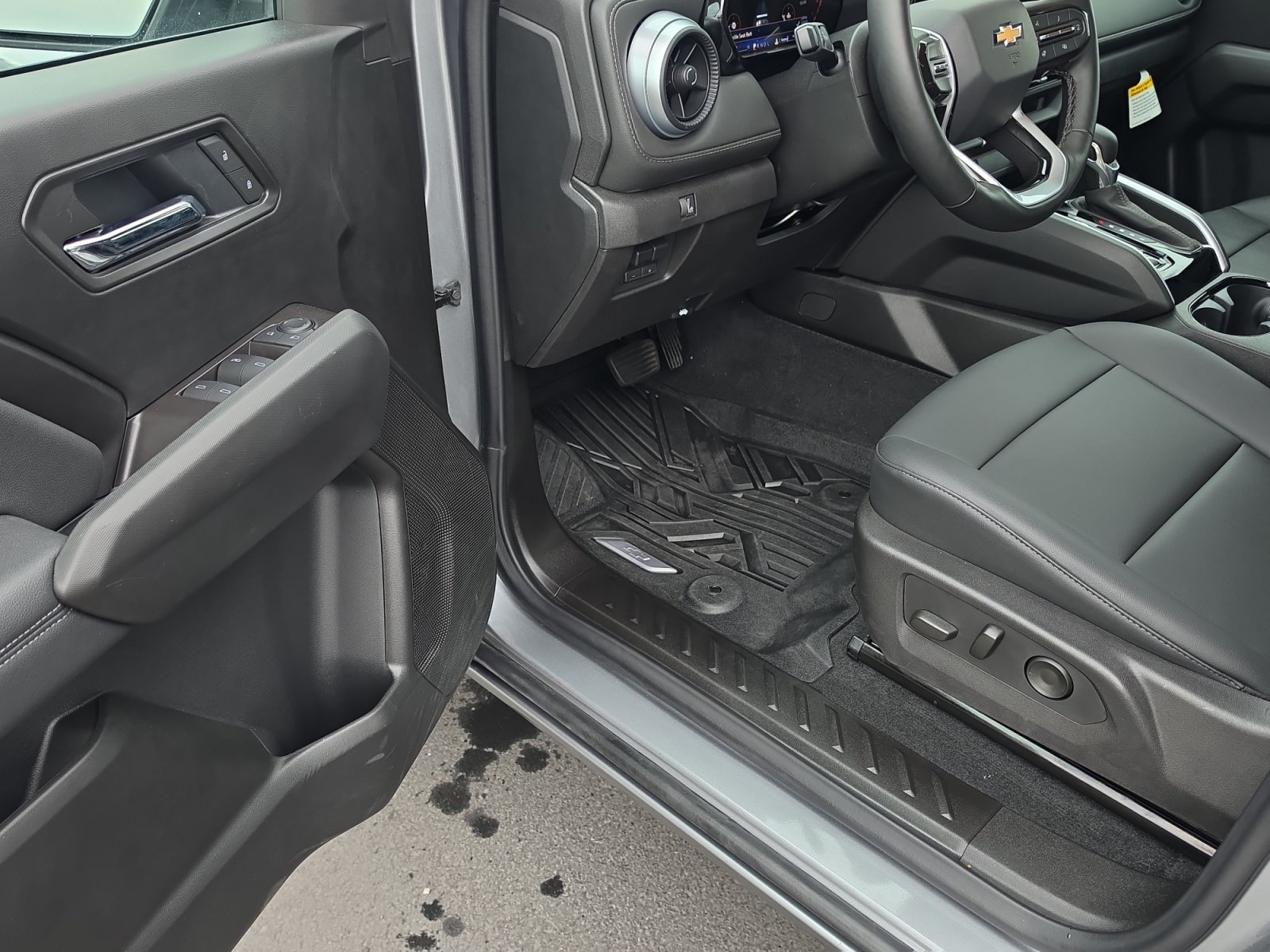 2026 Chevrolet Colorado LT - Photo 12