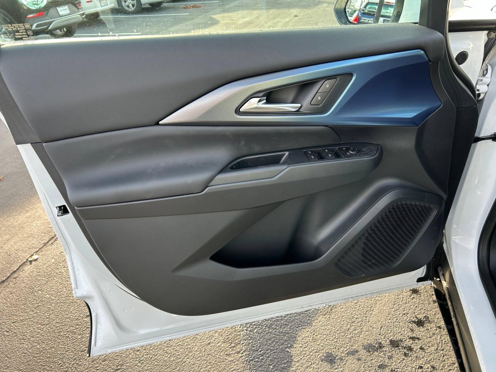 2026 Chevrolet Equinox EV 2LT - Photo 10