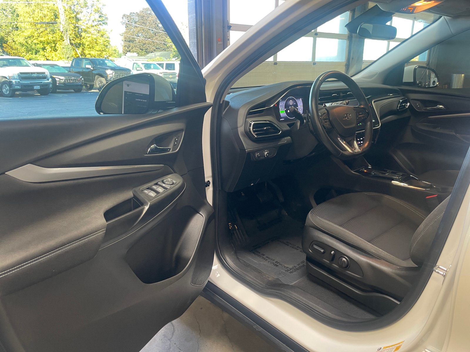 2023 Chevrolet Bolt EUV LT - Photo 18