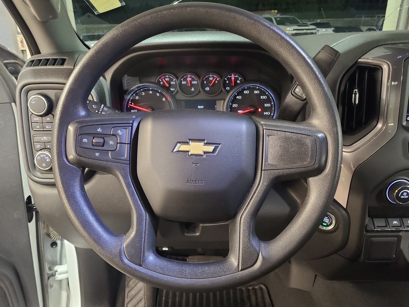 2023 Chevrolet Silverado 1500 Custom - Photo 9