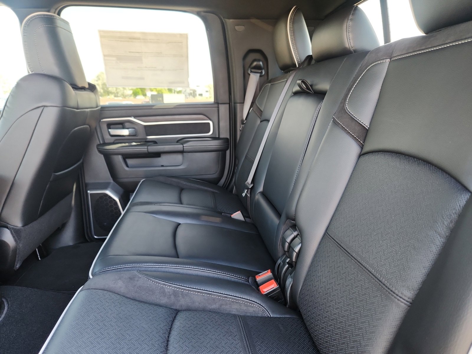 2025 RAM 2500 Laramie - Photo 17