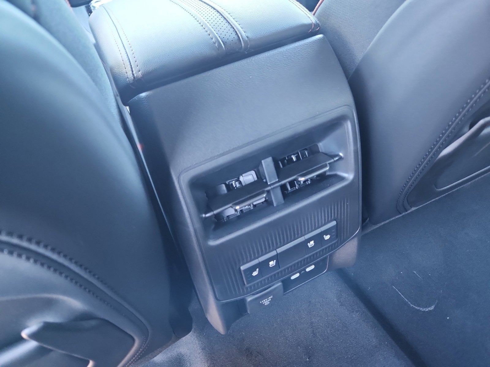 2025 Jeep Wagoneer S Launch Edition - Photo 32