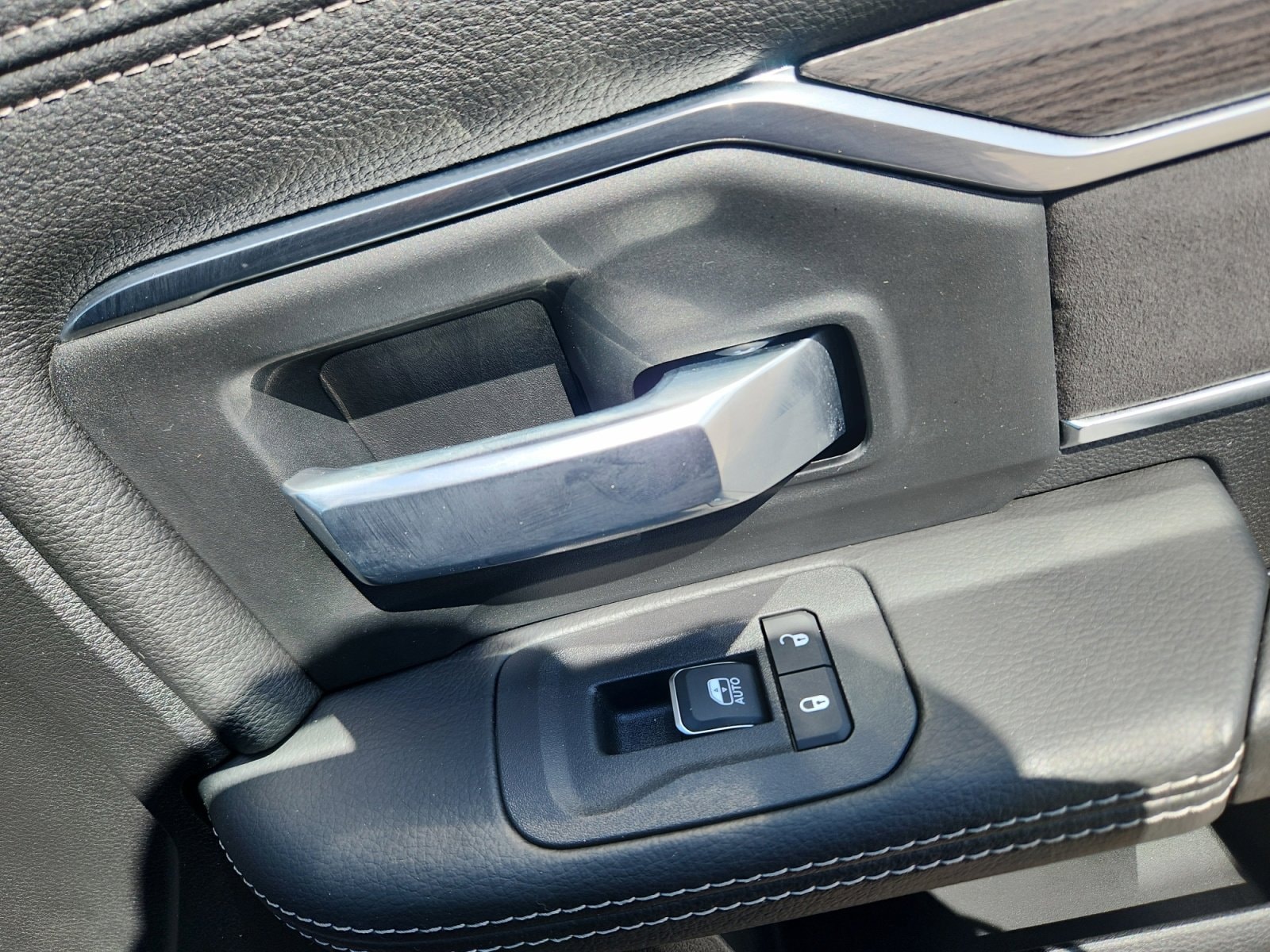 2025 RAM 2500 Laramie - Photo 16
