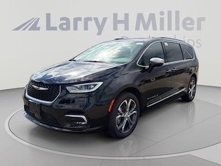 New 2026 Chrysler Pacifica Pinnacle Passenger Van Denver, CO