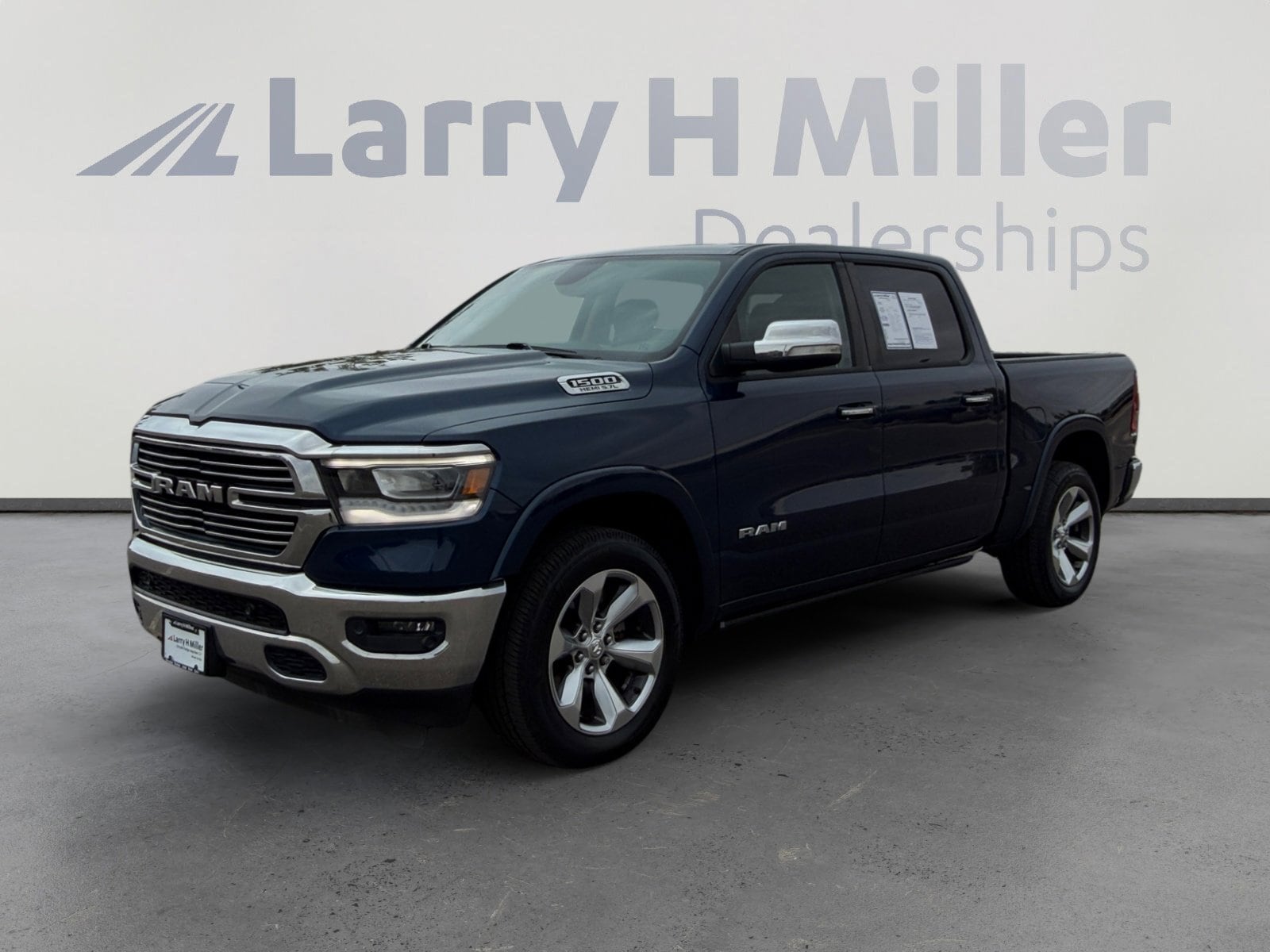 2019 RAM 1500 Laramie 4x4 Crew Cab 5'7's photo