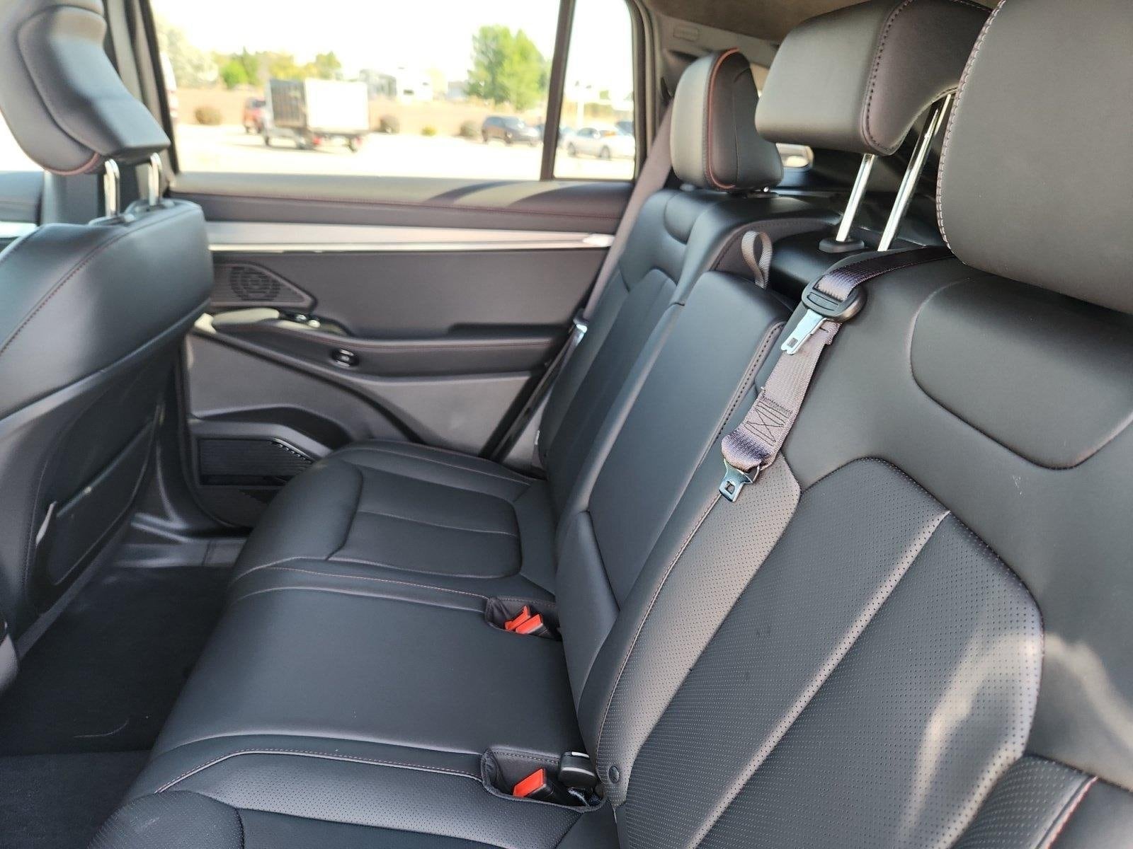 2025 Jeep Wagoneer S Launch Edition - Photo 17