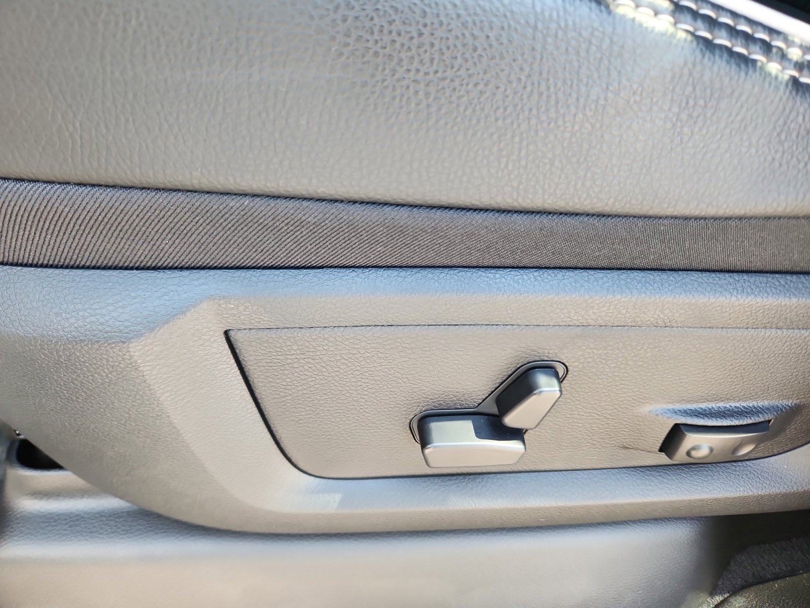 2025 RAM 2500 Laramie - Photo 14