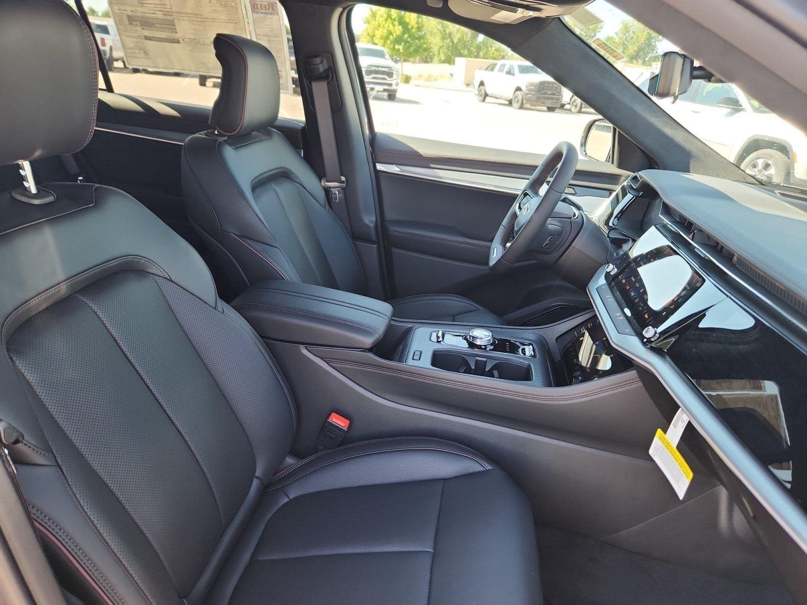 2025 Jeep Wagoneer S Launch Edition - Photo 19