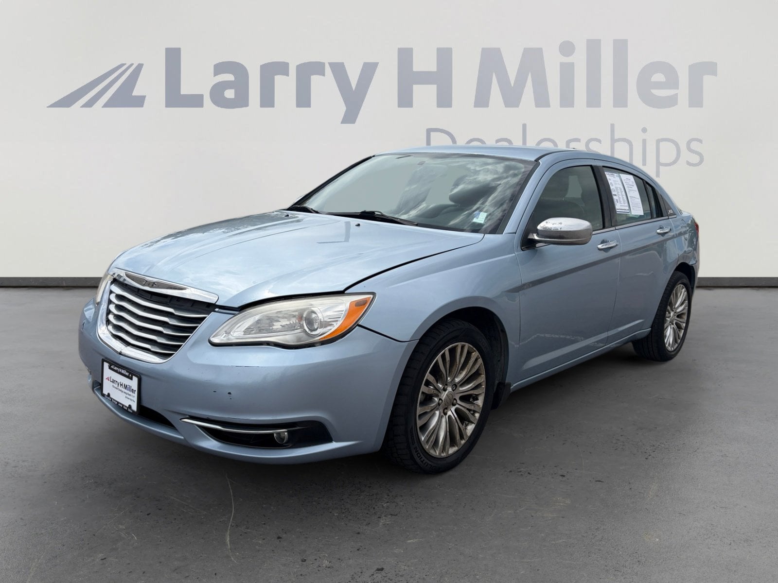 2012 Chrysler 200 Limited's photo