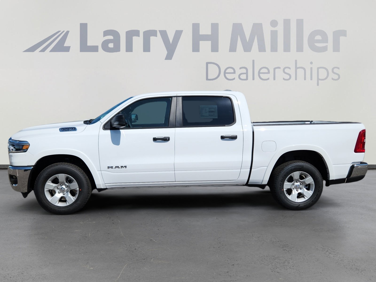 2025 Ram 1500 Big Horn photo 3