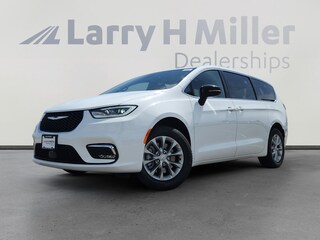 New 2025 Chrysler Pacifica Select Passenger Van Denver, CO
