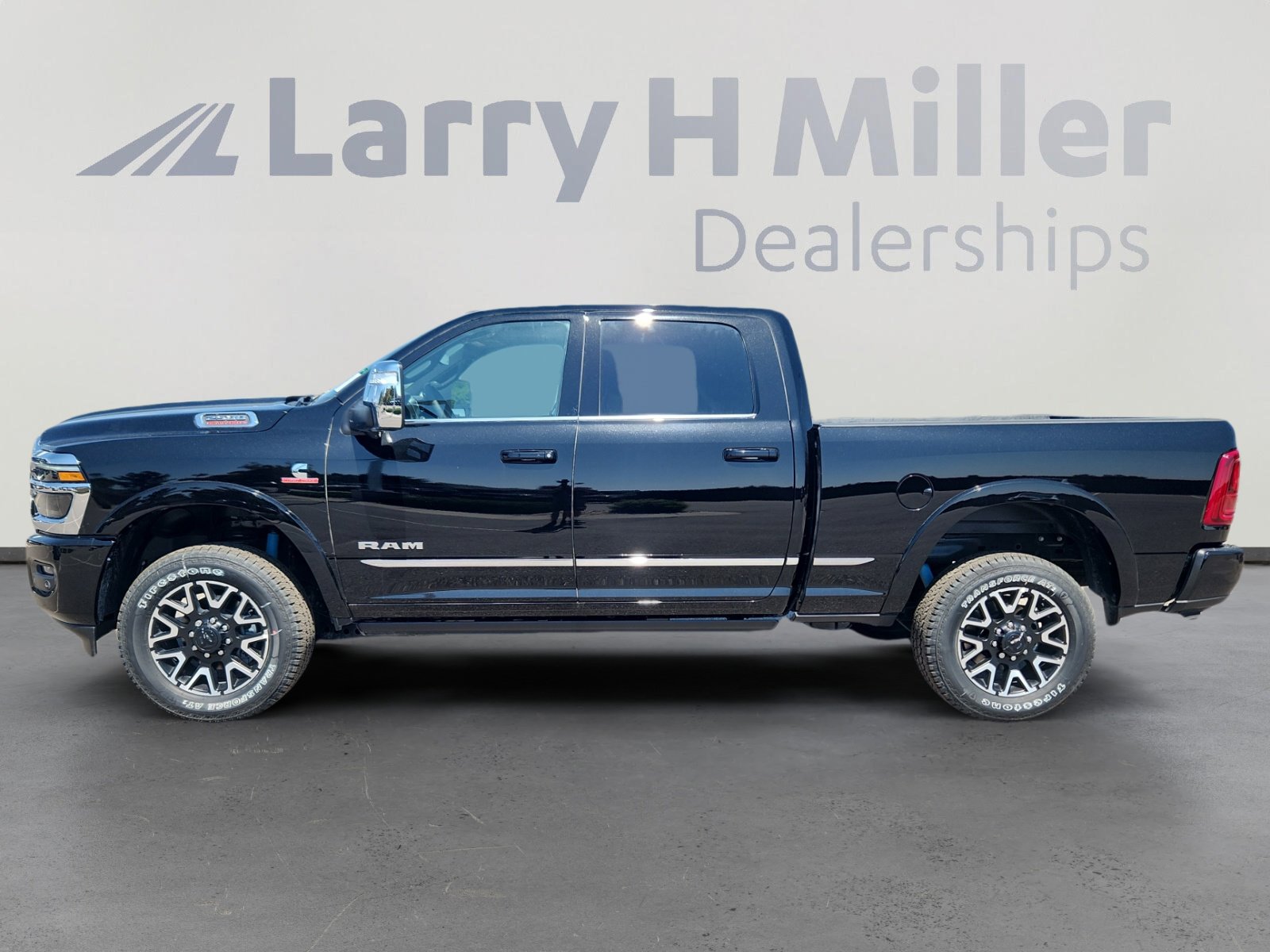 2025 Ram 2500 Limited photo 3