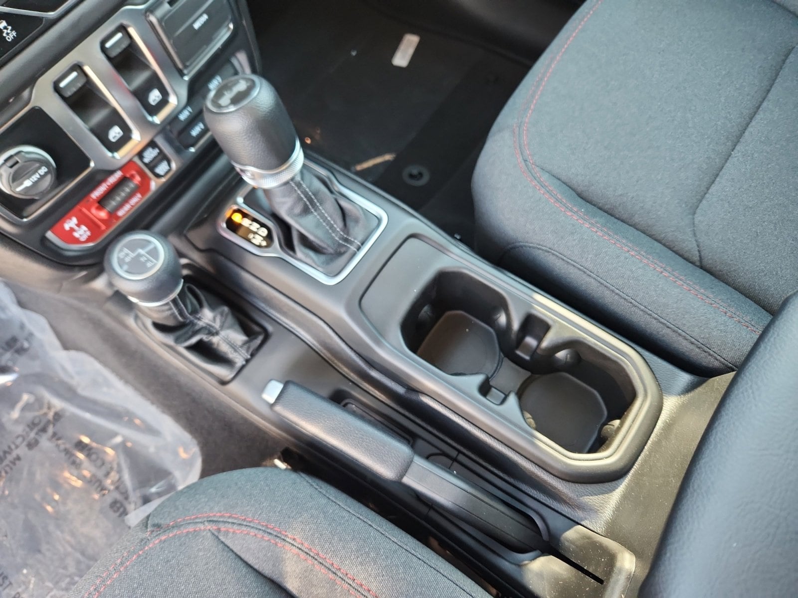 2025 Jeep Wrangler 2-Door Rubicon - Photo 15