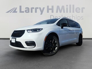 New 2026 Chrysler Pacifica Limited Passenger Van Denver, CO