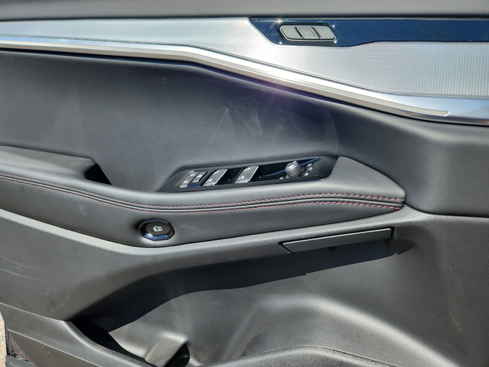 2025 Jeep Wagoneer S Launch Edition - Photo 13