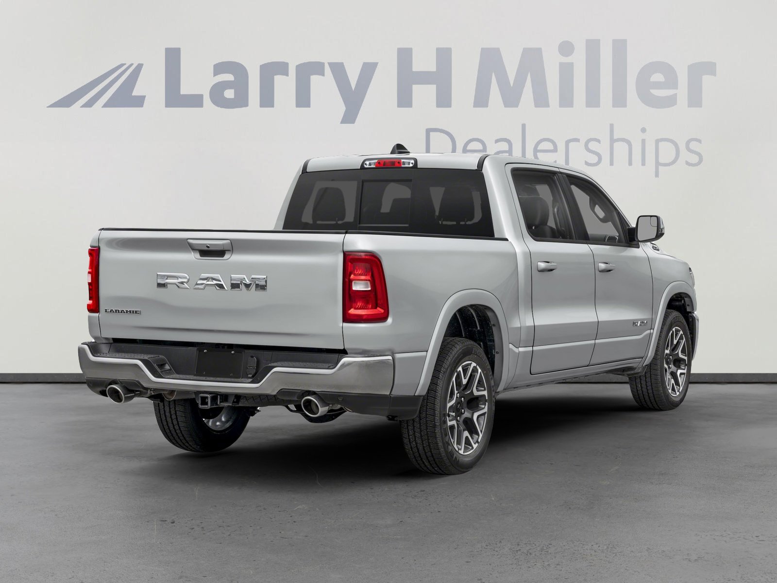 2025 Ram 1500 Laramie photo 3