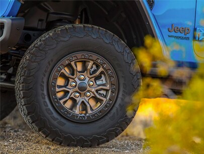 Wrangler-Rubicon-33'-mud-tires