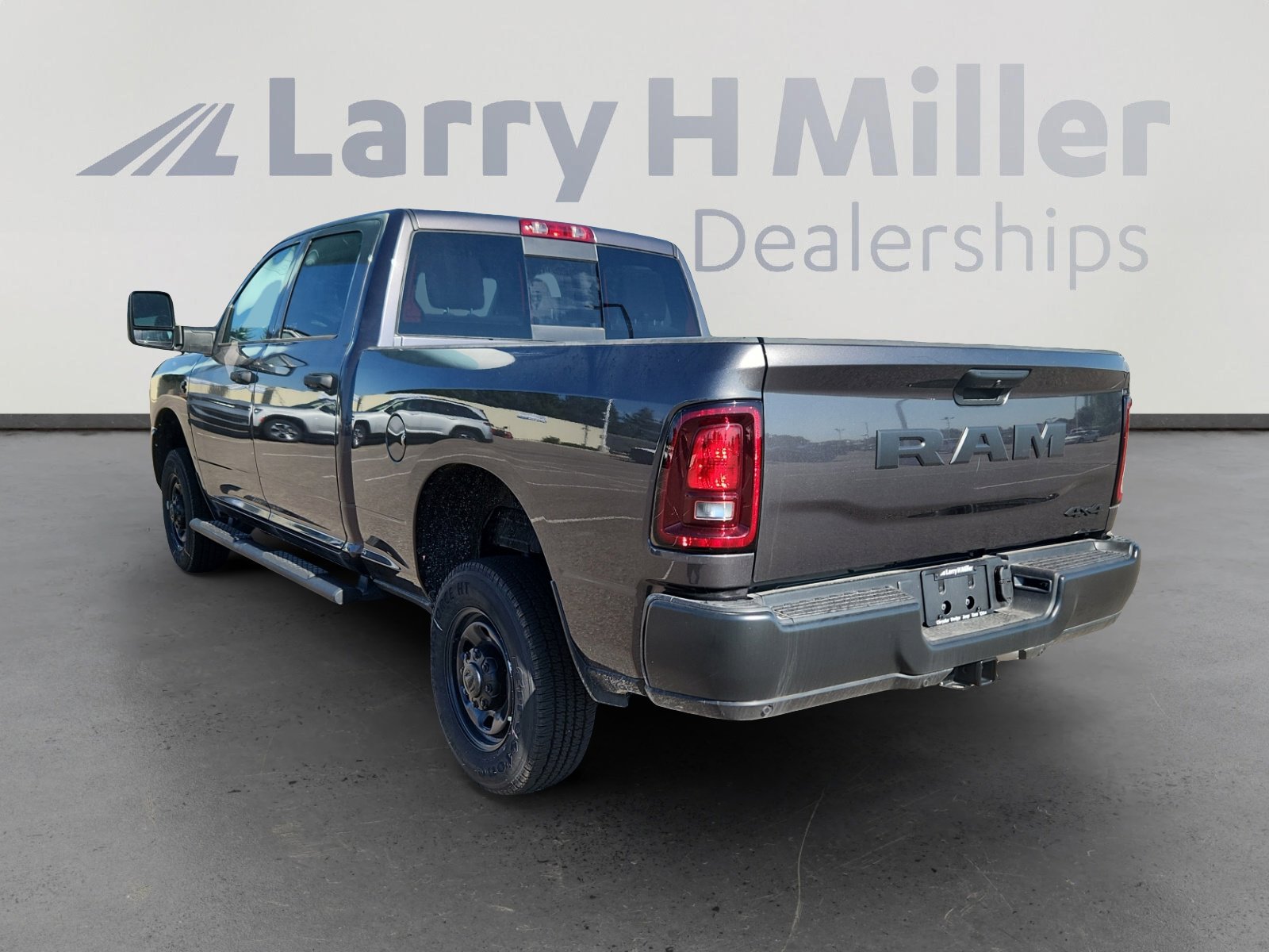 2025 Ram 2500 Tradesman photo 4