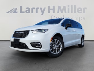 New 2026 Chrysler Pacifica Select Passenger Van Denver, CO