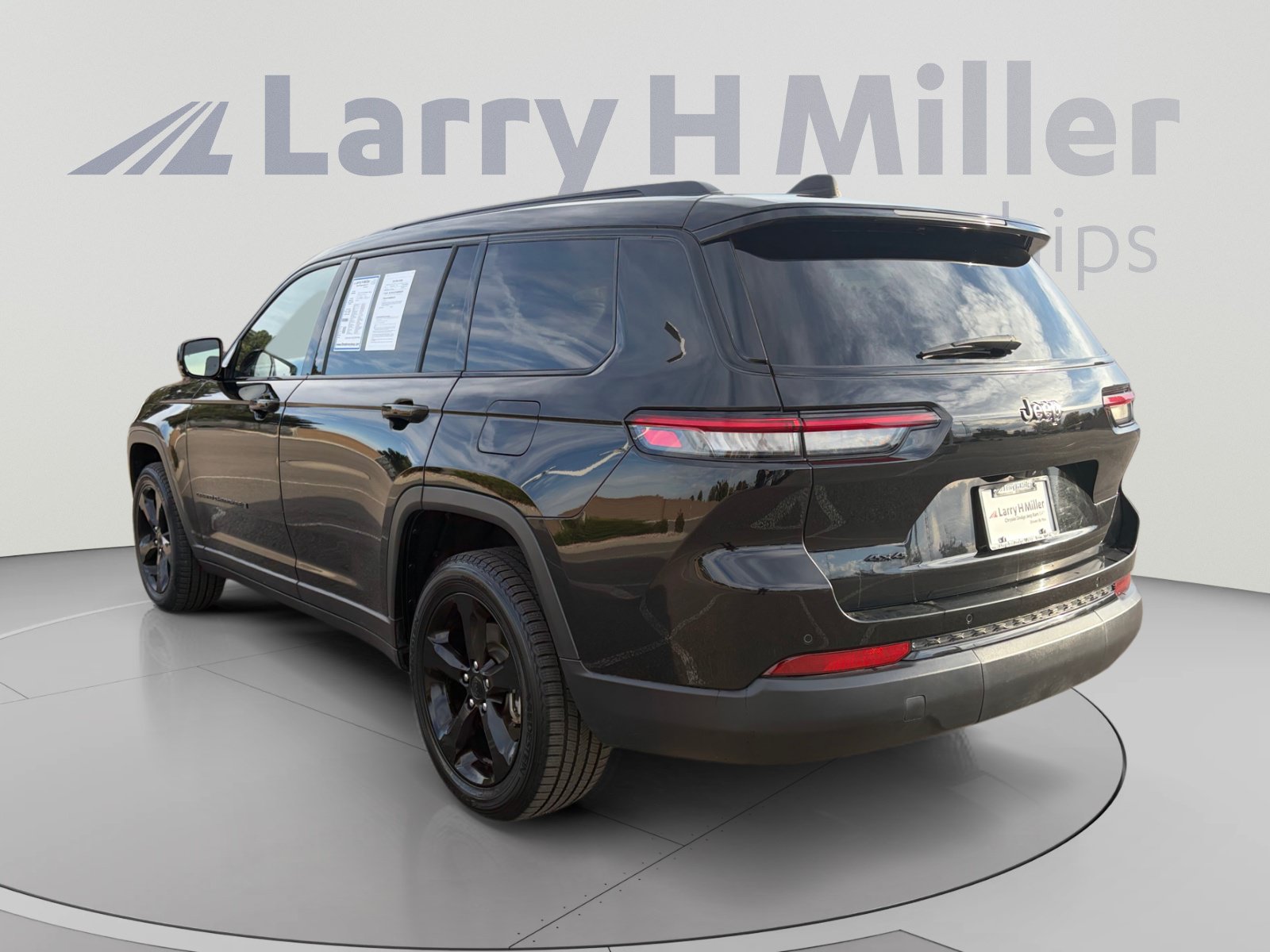 Used 2023 Jeep Grand Cherokee L Laredo SUV