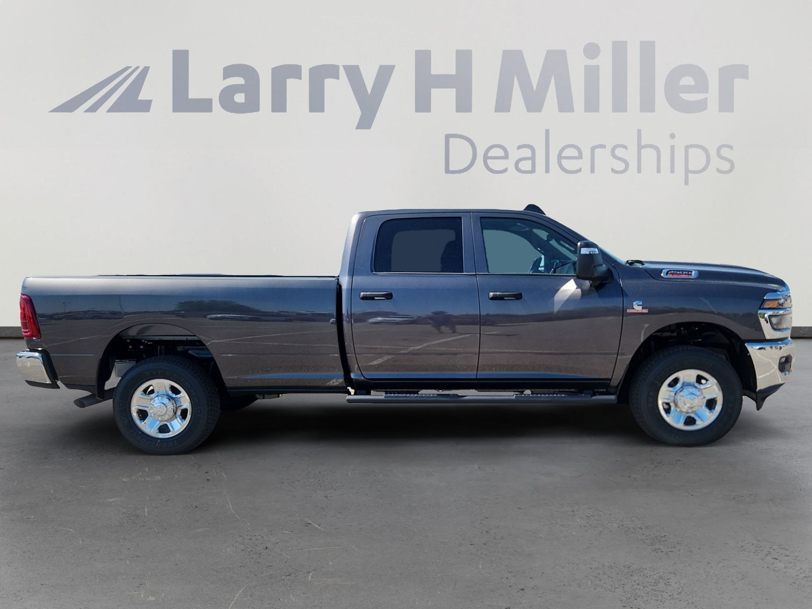 2025 RAM 2500 Tradesman - Photo 6