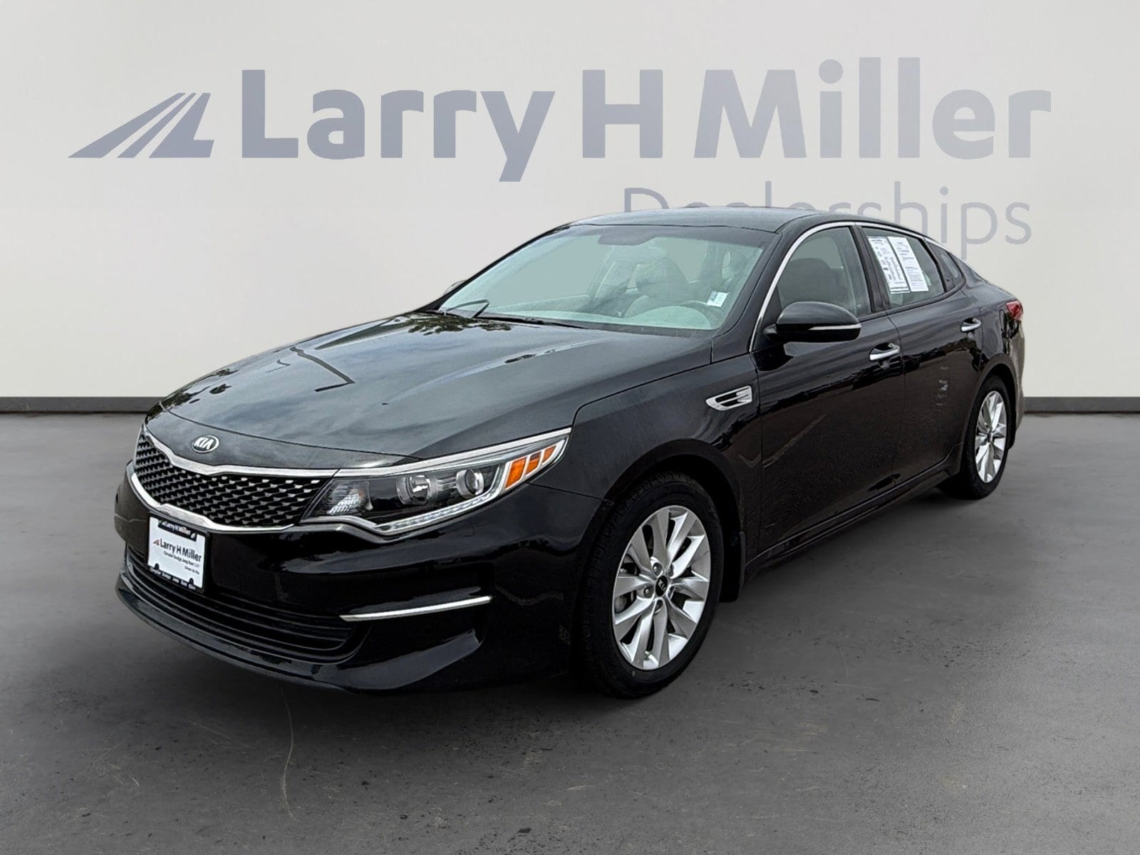 2018 Kia Optima EX AT's photo