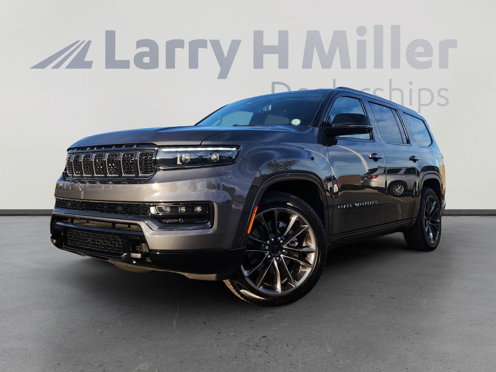 2025 Jeep Grand Wagoneer Series II's photo