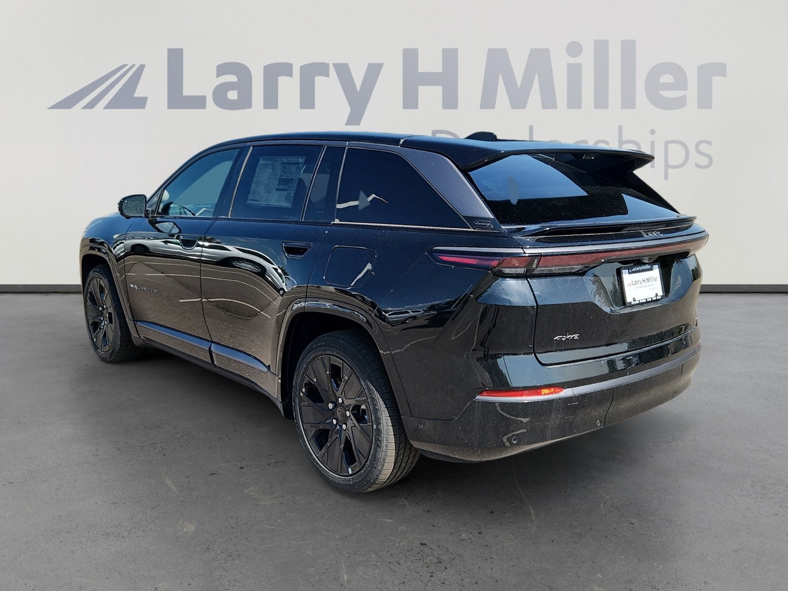 2025 Jeep Wagoneer S Launch Edition photo 2