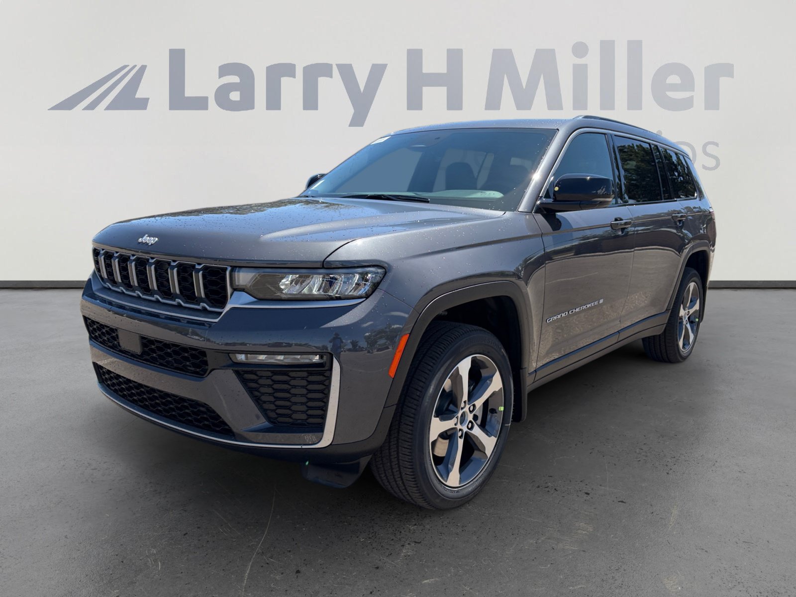 New Jeep Grand Cherokee L | Larry H. Miller Chrysler Dodge Jeep